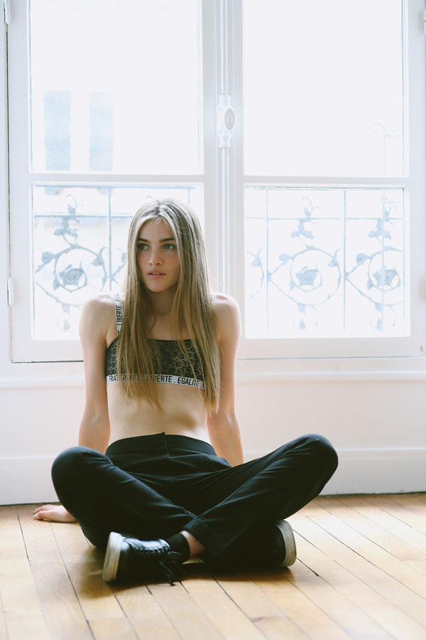 Shooting mode: Séance photo lingerie boudoir avec Emily Barbe par le photographe Antonio Barros