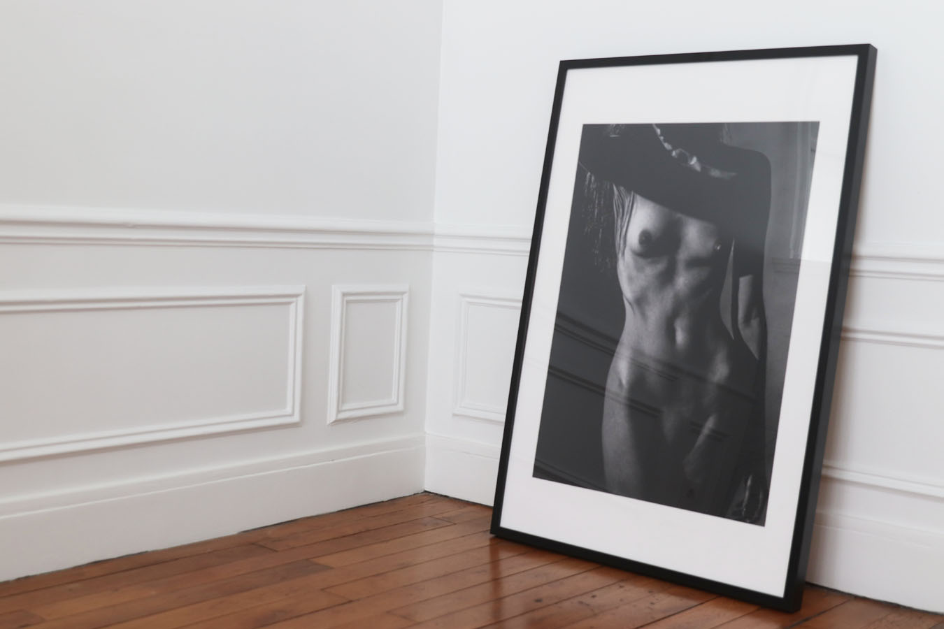 Cadre d'un nu artistique réalisé par Antonio Barros