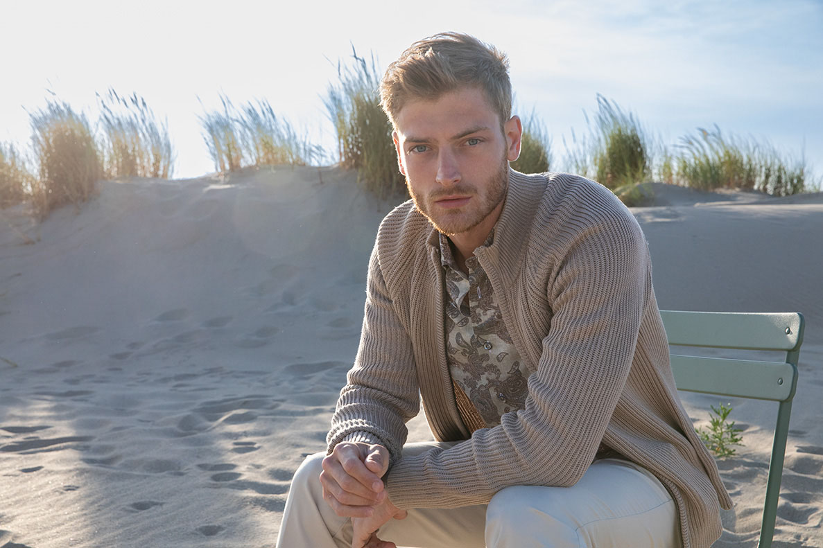 Van Laack Campaign with Adrien Jacques showcasing the latest summer collection in Scheveningen, captured by fashion photographer Antonio Barros