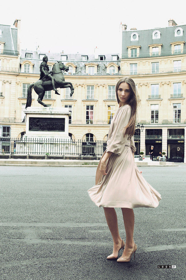 Le mannequin Iryna Matieva photographié pour édito mode par Antonio Barros photographe professionnel Paris